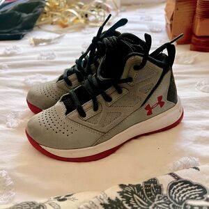 Boys Size 11 Underarmour shoes
